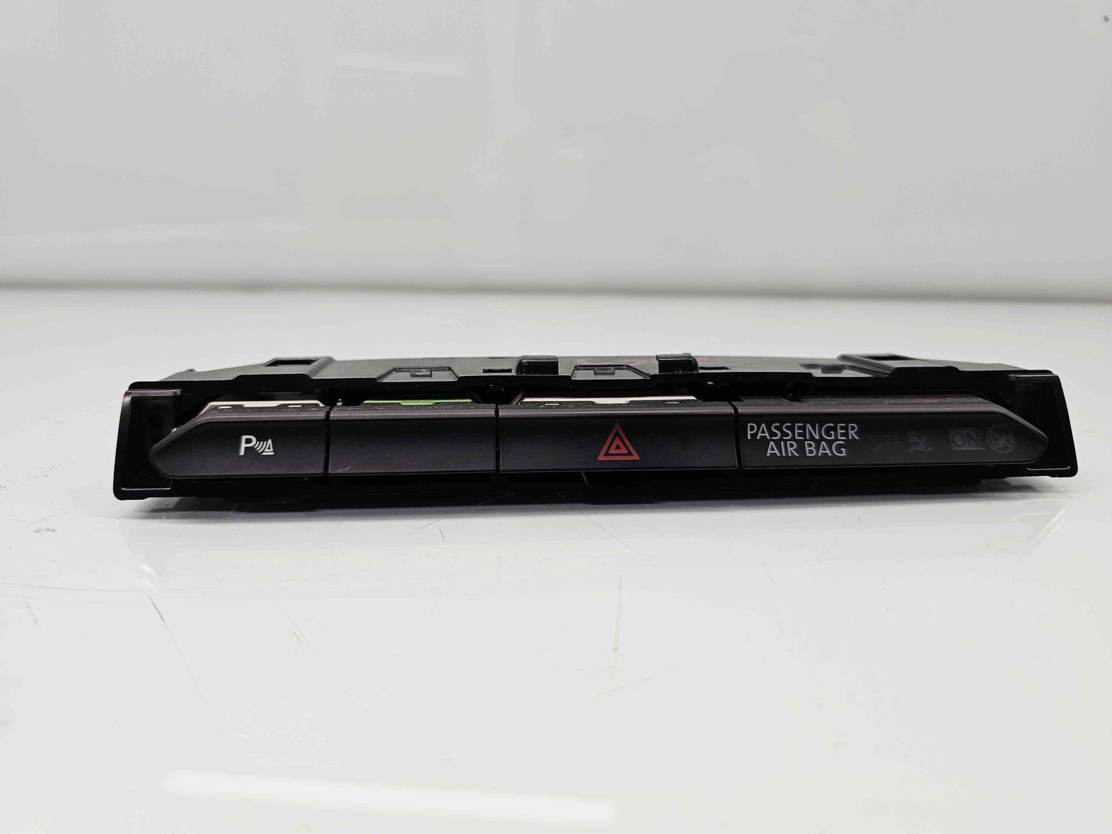 Buton avarii Volkswagen Passat B8 (3G2) [Fabr 2015-prezent] 3G2853769A - imagine 6