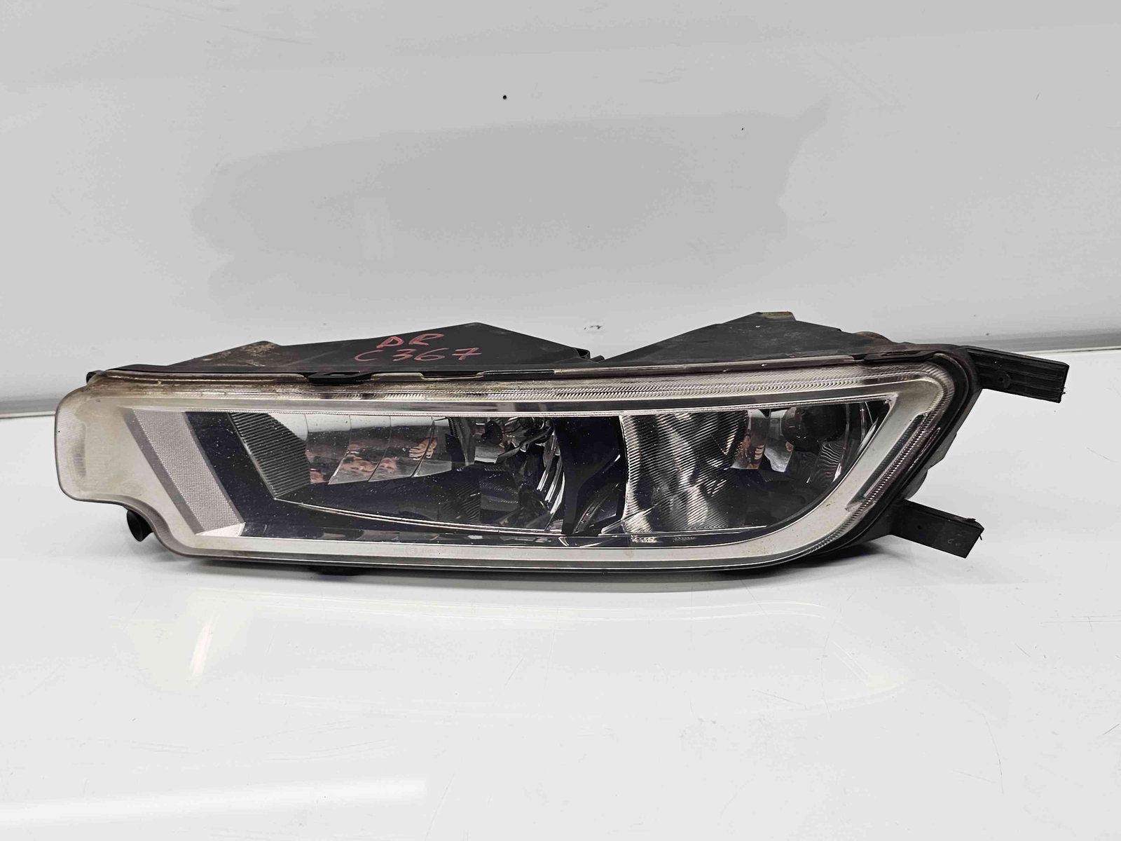 Grila proiector dreapta Volkswagen Passat B8 (3G2) [Fabr 2015-prezent]