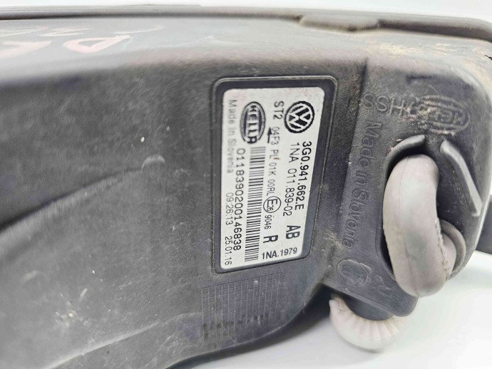 Grila proiector dreapta Volkswagen Passat B8 (3G2) [Fabr 2015-prezent]