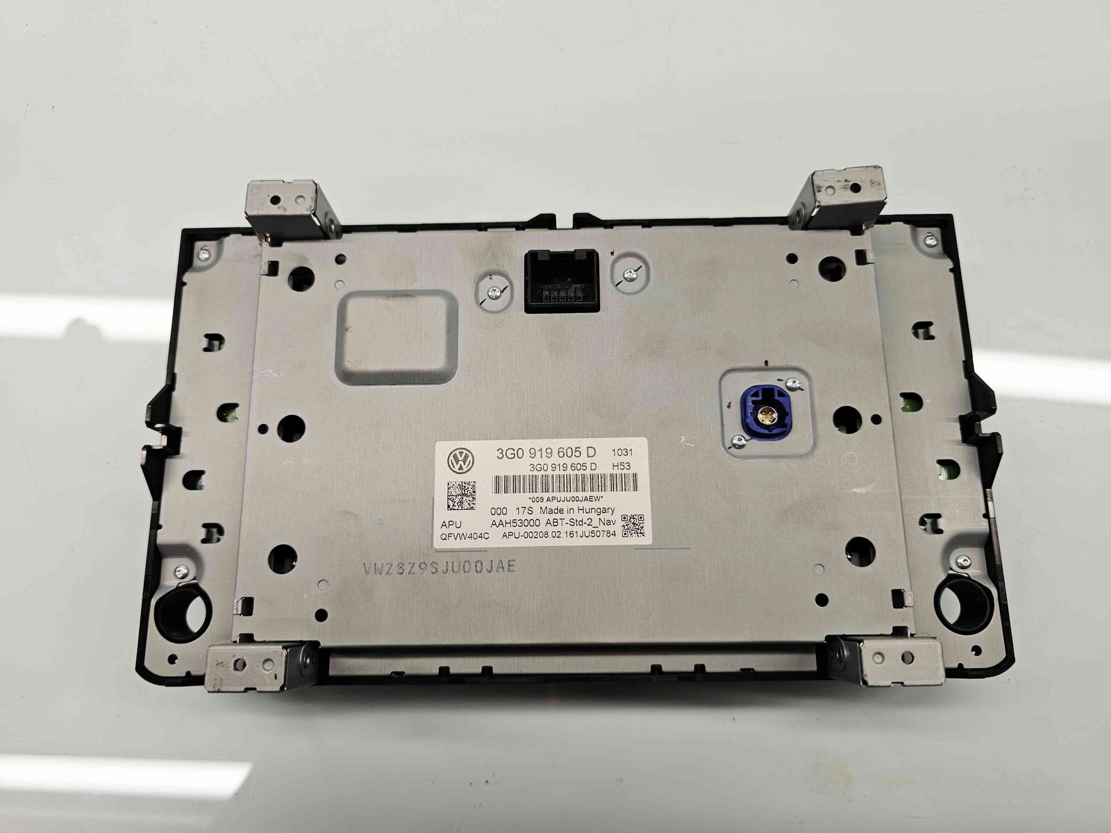 Radio CD cu navigatie Volkswagen Passat B8 (3G2) [Fabr 2015-prezent] 3G0919605D - imagine 3