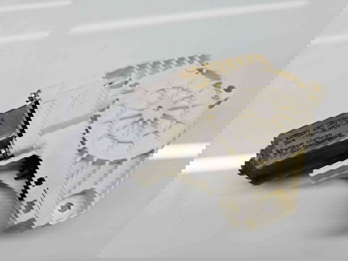 Motoras geam stanga fata Audi A4 (8K5, B8) Avant [Fabr 2008-2015]