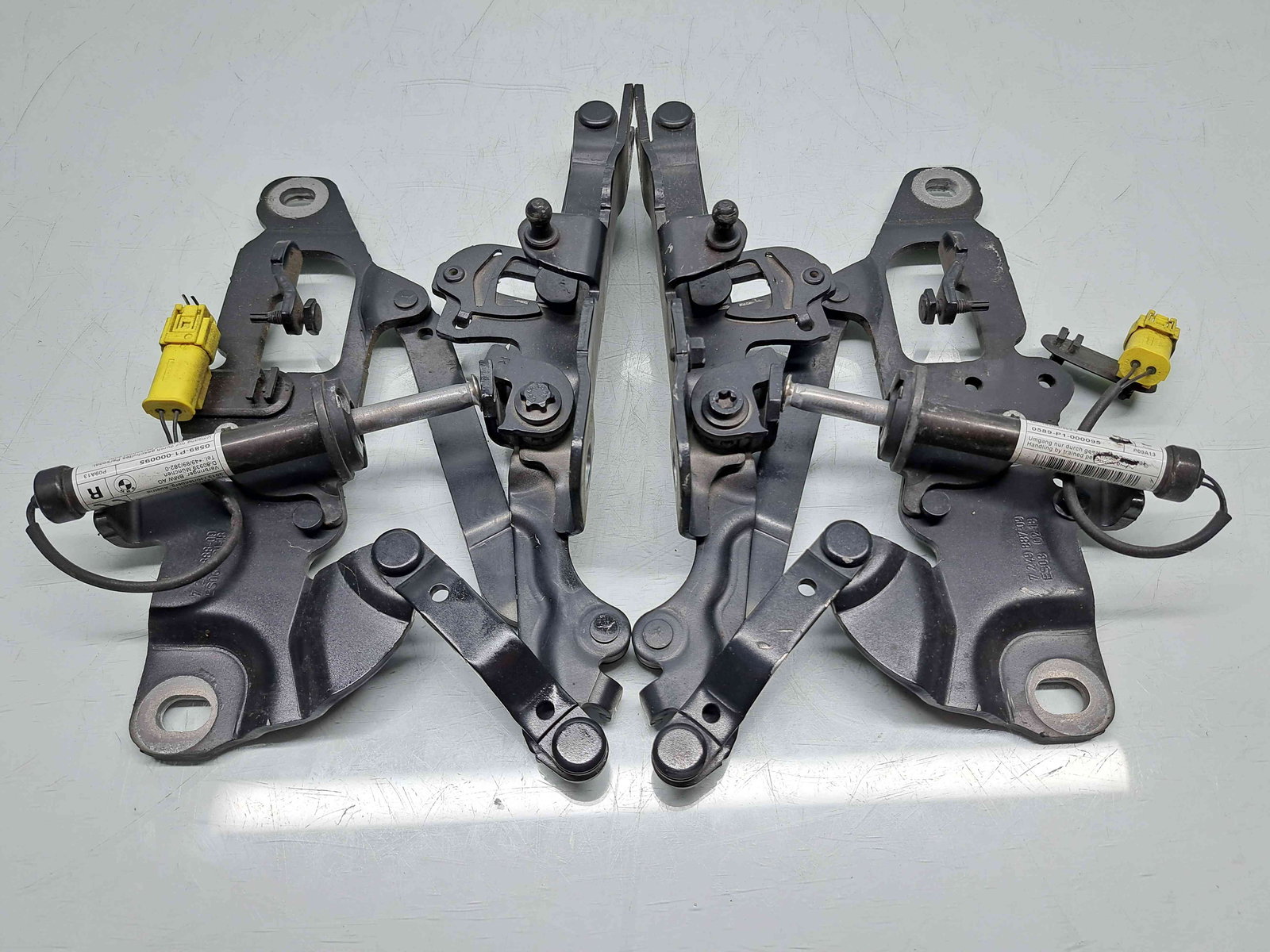 Set balamale capota Bmw 5 (F10) [Fabr 2011-2016] - imagine 1