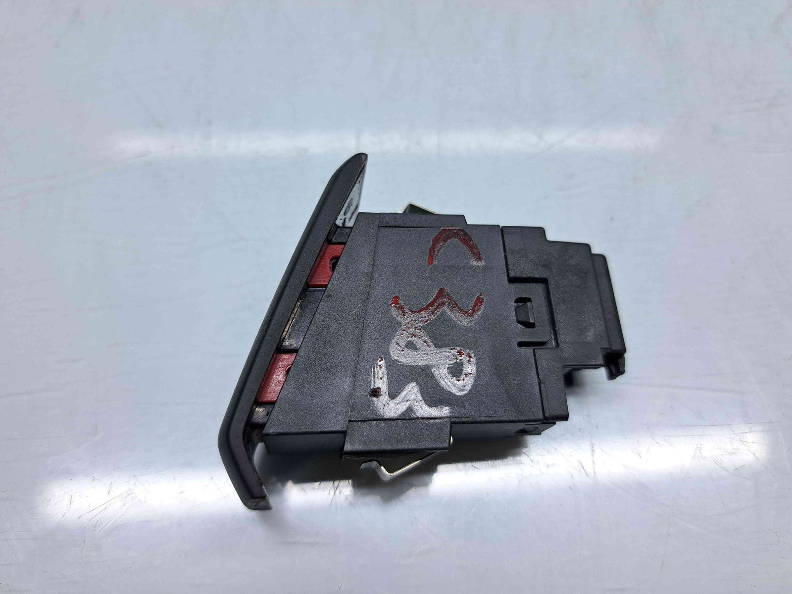 Buton avarii Ford Mondeo 5 Hatchback [Fabr 2014-2022] DG9T-13A350-ADW - imagine 2