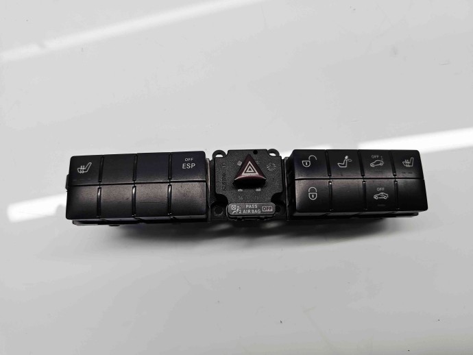  Buton avarii Mercedes Clasa C (W203) [Fabr 2000-2007] 2038706710