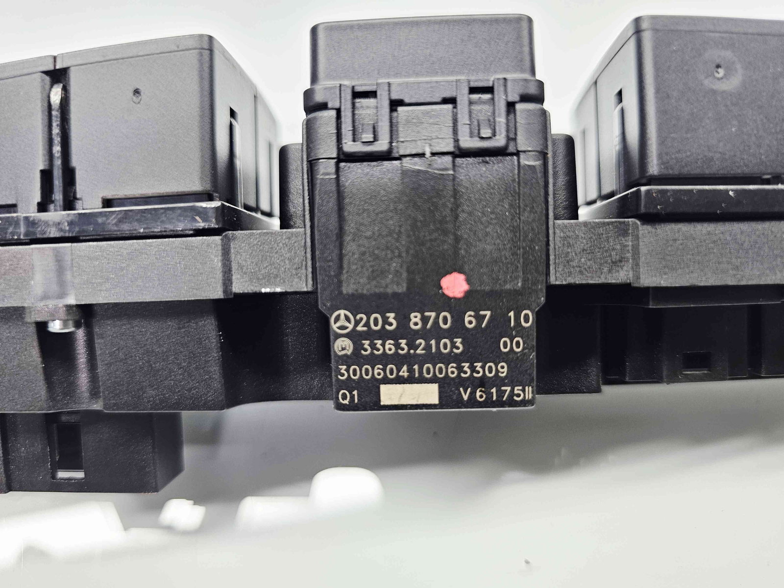 Buton avarii Mercedes Clasa C (W203) [Fabr 2000-2007] 2038706710 - imagine 4