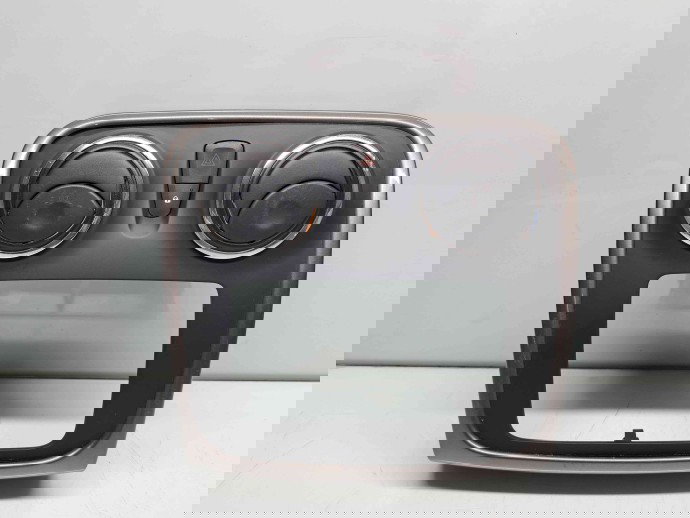  Grila aerisire centrala Dacia Sandero 2 [Fabr 2012-prezent] 682608729R