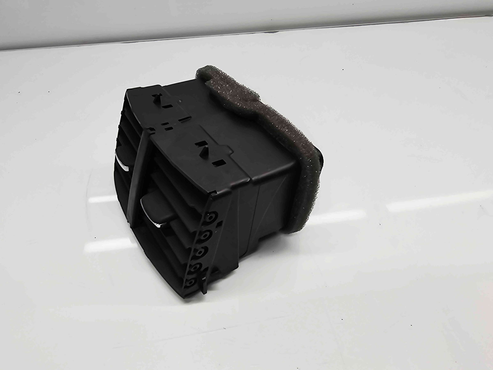 Grila aerisire spate Ford Mondeo 5 Hatchback [Fabr 2014-2022] DA73-19C570-A - imagine 2