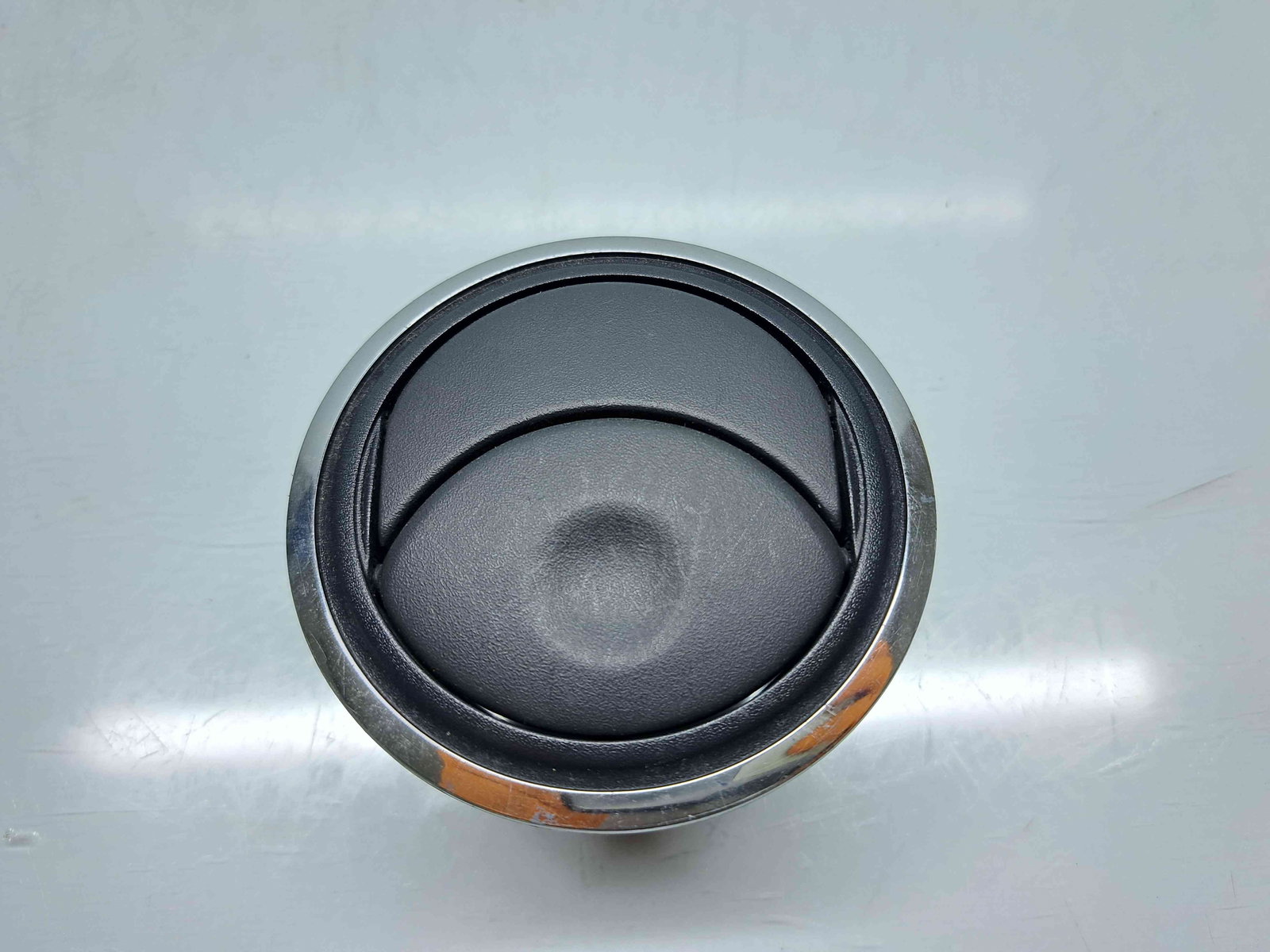 Grila aerisire stanga Dacia Sandero 2 [Fabr 2012-prezent] 687604194R - imagine 1