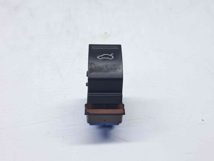  Buton deschidere portbagaj Volkswagen Passat B7 (362) [Fabr 2010-2014] OEM 2.0 TDI CFFB 103KW / 140CP