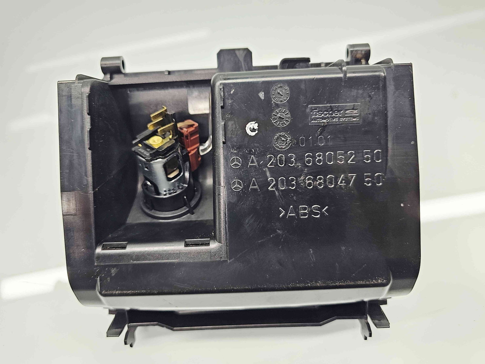 Scrumiera Mercedes Clasa C (W203) [Fabr 2000-2007] A2036805250 - imagine 4