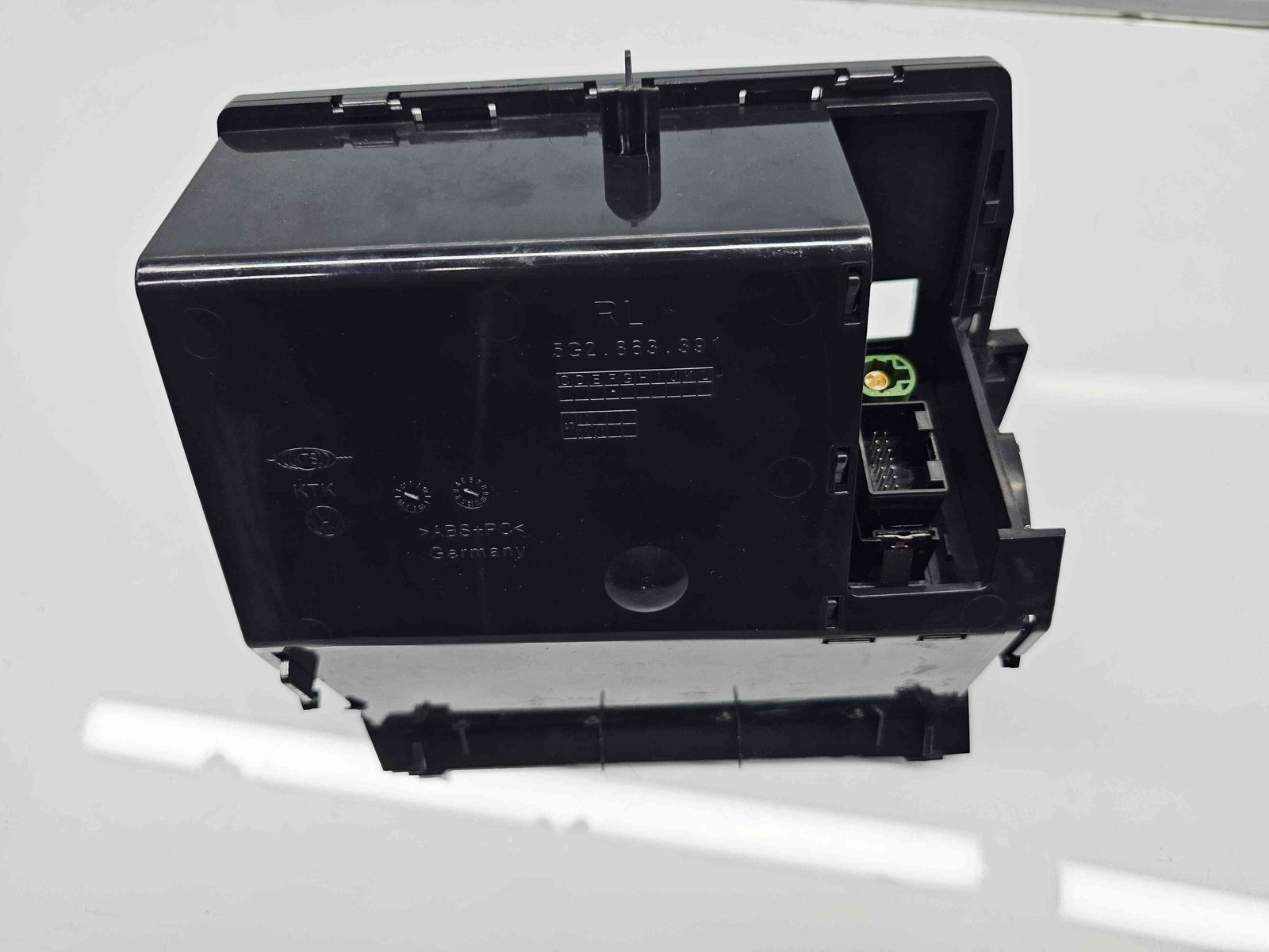 Sertar bord Volkswagen Golf 7 (5G) [Fabr 2014-prezent] 5G2863391 - imagine 3