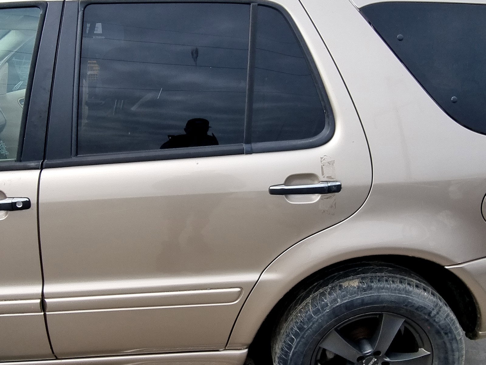 Usa stanga spate Mercedes Clasa ML (W163) [Fabr 1998-2005] 2.7 CDI 612963 120KW / 163CP - imagine 1