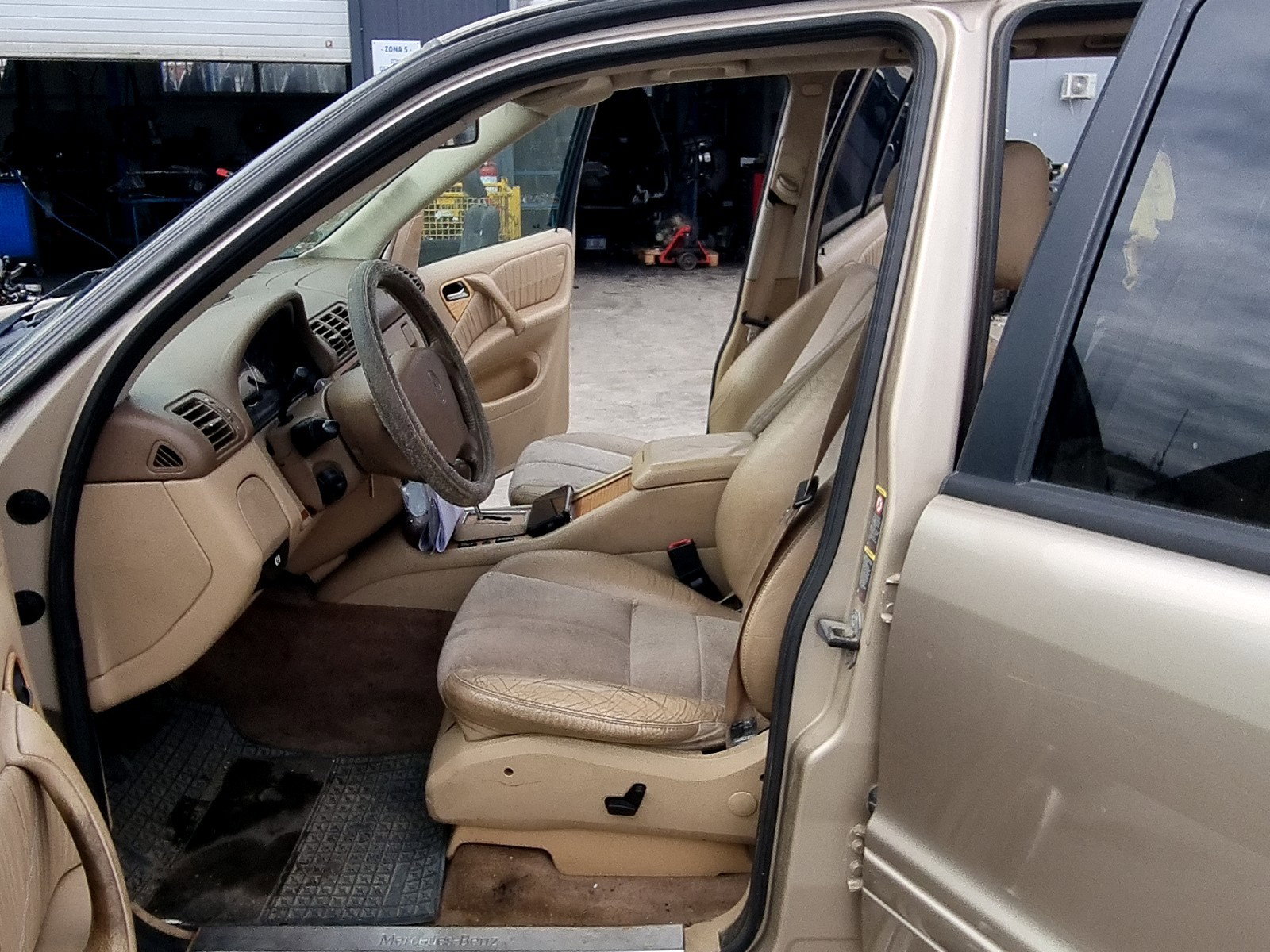 Cheder usa stanga fata Mercedes Clasa ML (W163) [Fabr 1998-2005] 2.7 CDI 612963 120KW / 163CP