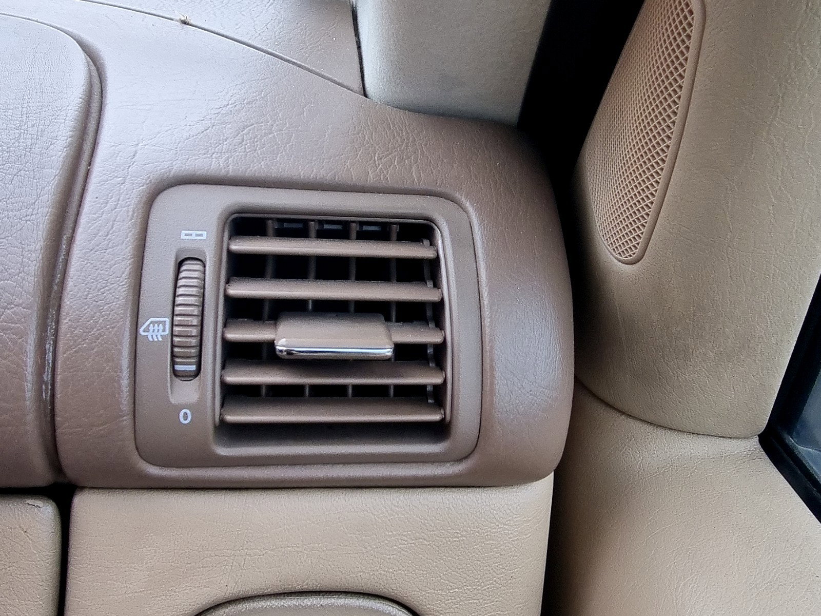 Grila aerisire dreapta Mercedes Clasa ML (W163) [Fabr 1998-2005] 2.7 CDI 612963 120KW / 163CP