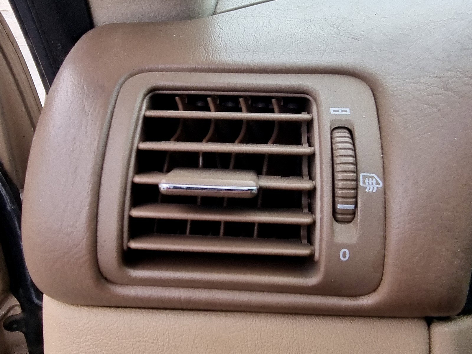 Grila aerisire stanga Mercedes Clasa ML (W163) [Fabr 1998-2005] 2.7 CDI 612963 120KW / 163CP