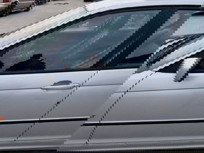 Usa stanga fata Bmw 3 (E46) [Fabr 1998-2005] 1.9 M43B 87KW / 118CP