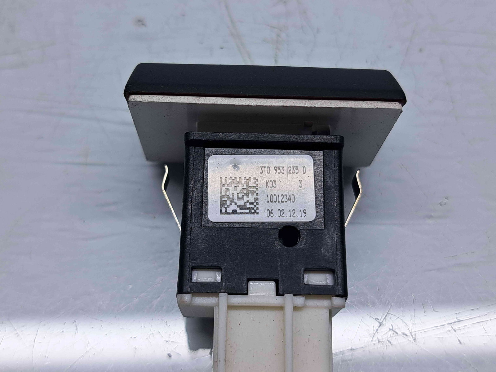 Buton avarii Skoda Superb II Combi (3T5) Facelift [Fabr 2009-2015] 3T0953235D - imagine 3