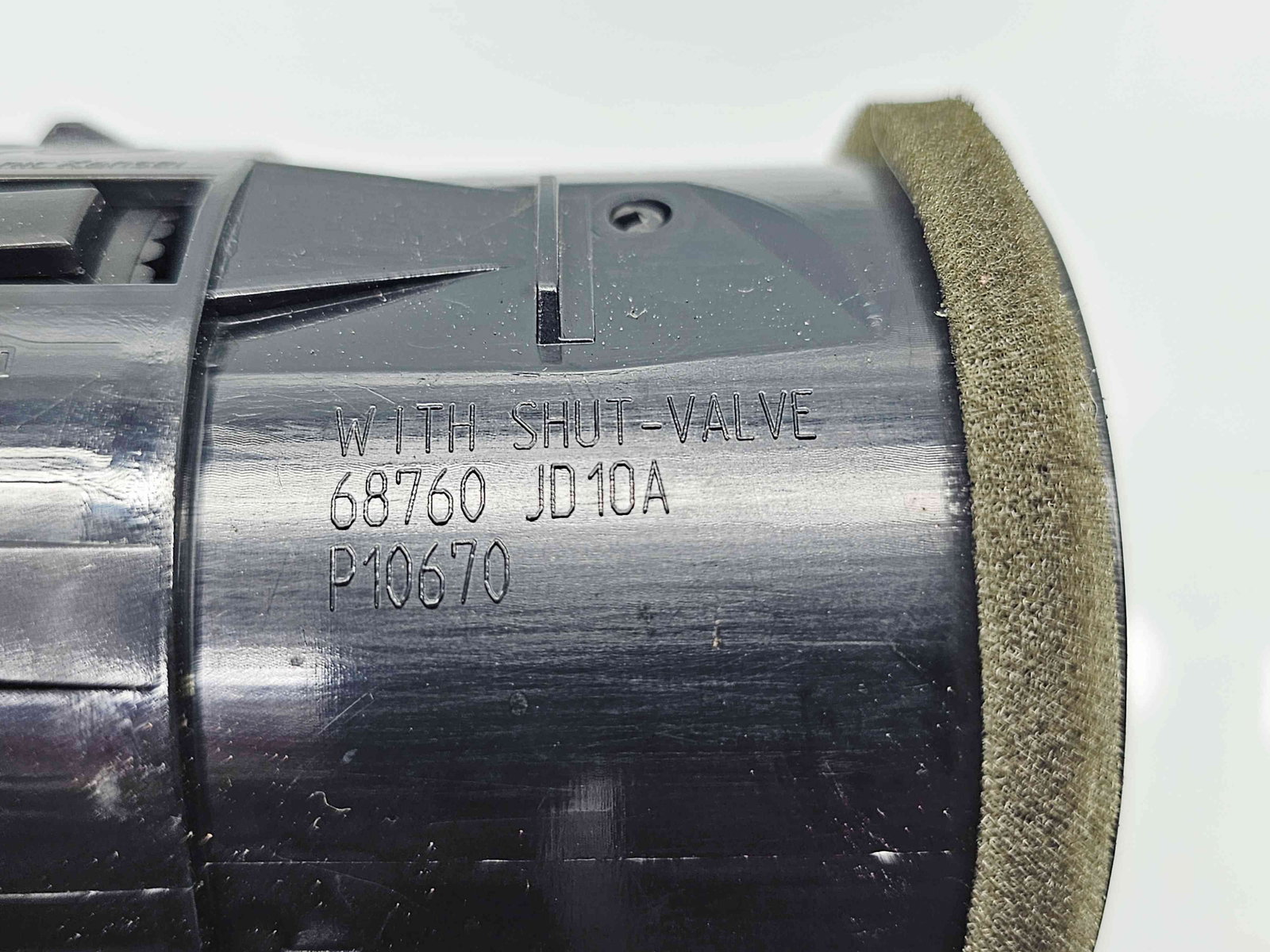 Grila aerisire dreapta Nissan Qashqai Facelift (2) [Fabr 2009-2013] 68760JD10A - imagine 2