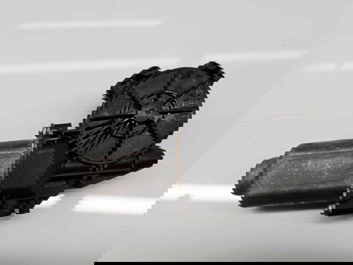 Motoras geam dreapta spate Nissan Qashqai Facelift (2) [Fabr 2009-2013]