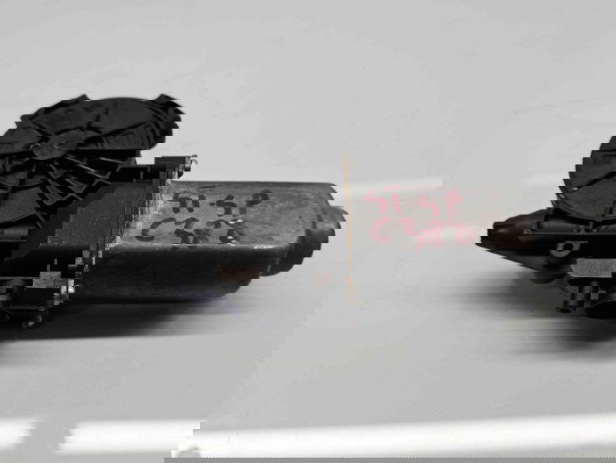 Motoras geam stanga spate Nissan Qashqai Facelift (2) [Fabr 2009-2013]