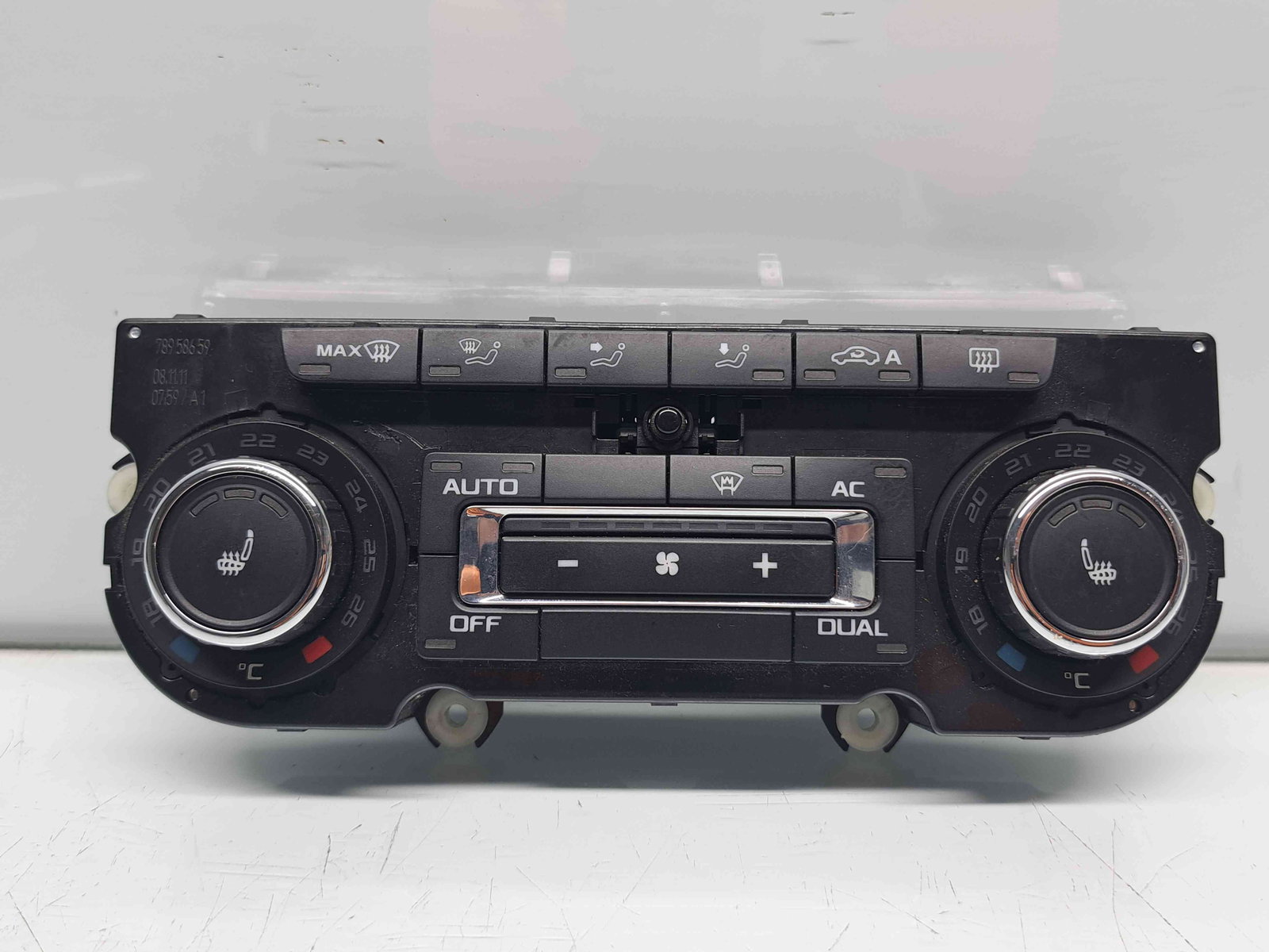 Panou comanda clima Skoda Superb II Combi (3T5) Facelift [Fabr 2009-2015] 3T0907044BQ - imagine 1