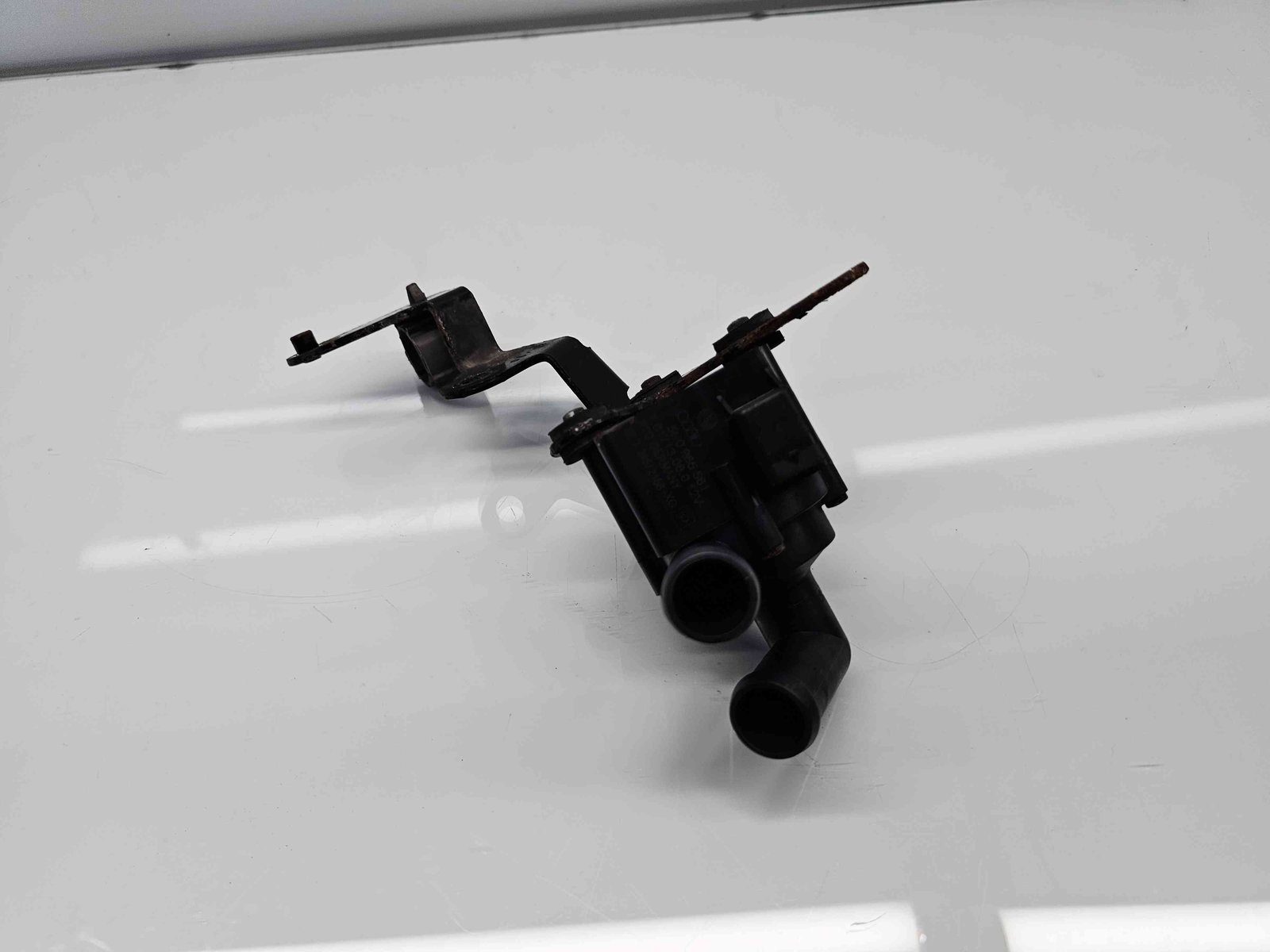 Pompa recirculare apa Volkswagen Transporter 5 Facelift [Fabr 2004-2013] 5N0965561 2.0 TDI CAAC 103KW / 140CP - imagine 2