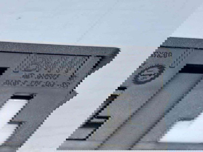  Conector auxiliar USB  Bmw X1 (F48,F49) [Fabr 2015-2022] 9229246-03