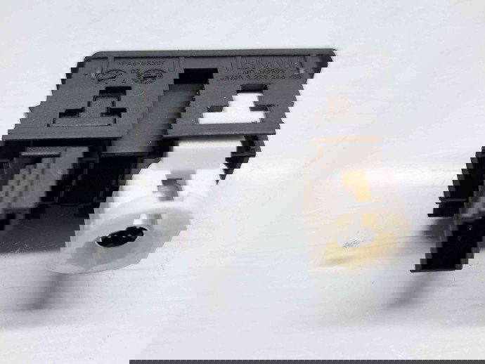  Conector auxiliar USB  Bmw X1 (F48,F49) [Fabr 2015-2022] 9229246-03