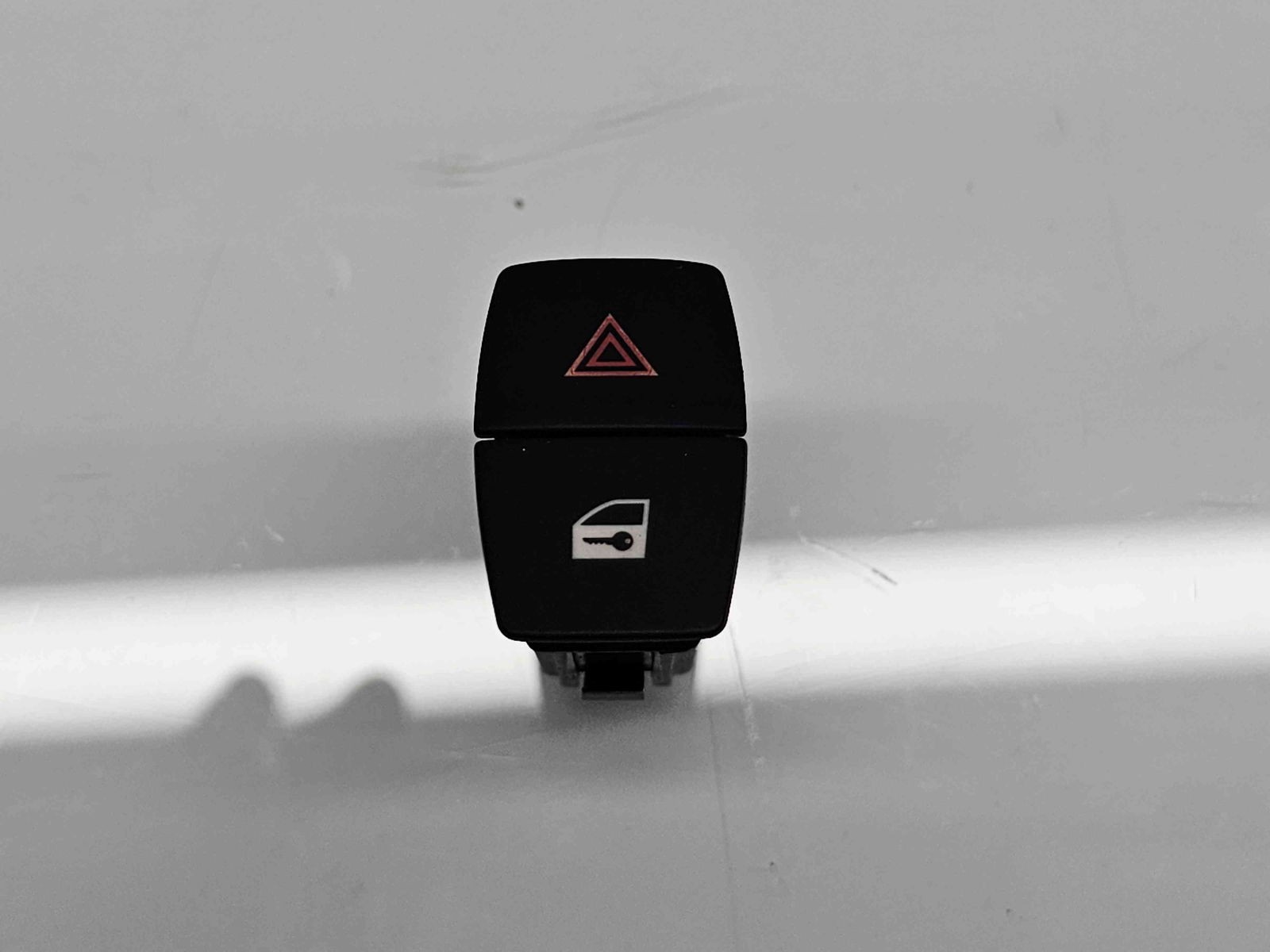 Buton avarii Bmw 1 (F20, F21) [Fabr 2011-2017] 9231786 - imagine 1