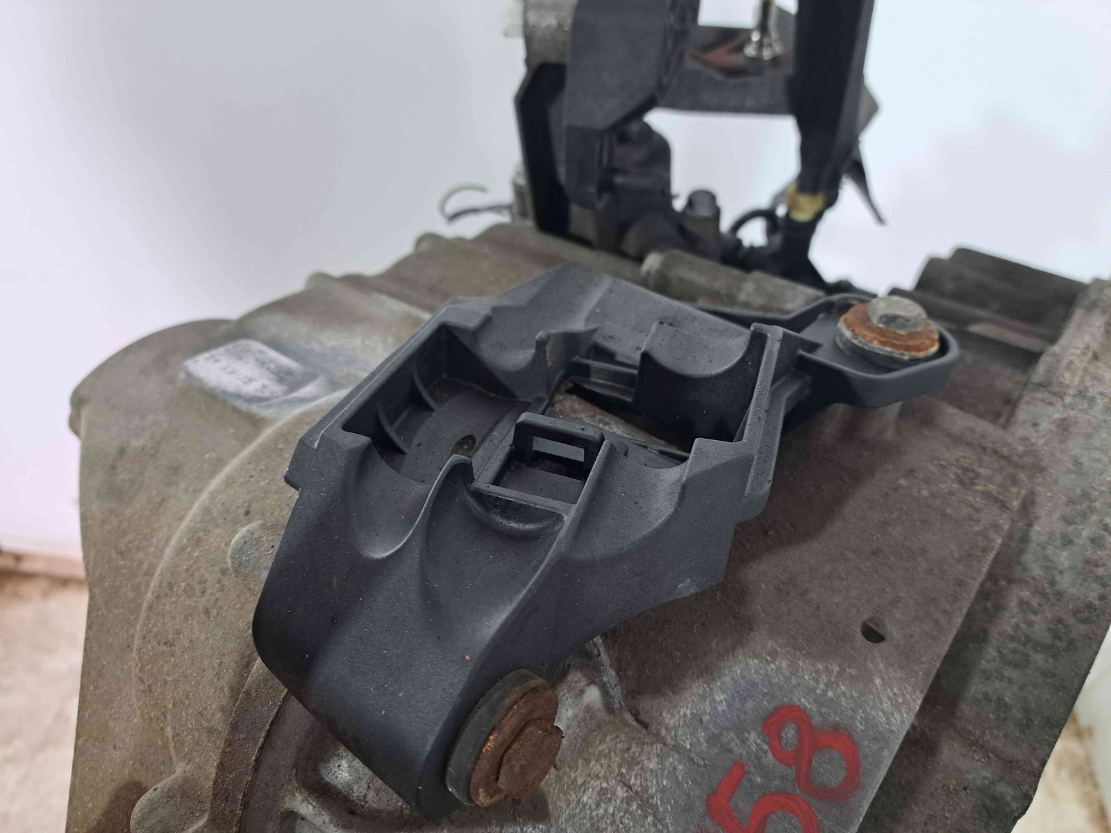 Cutie viteze manuala 6 trepte Volkswagen Transporter 5 Facelift [Fabr 2004-2013] 2.0 TDI CAAC 103KW / 140CP KUP - imagine 7