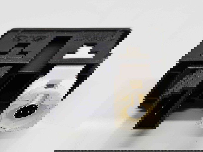  Conector auxiliar USB  Bmw X1 (F48) [Fabr 2016-2022] 9229246