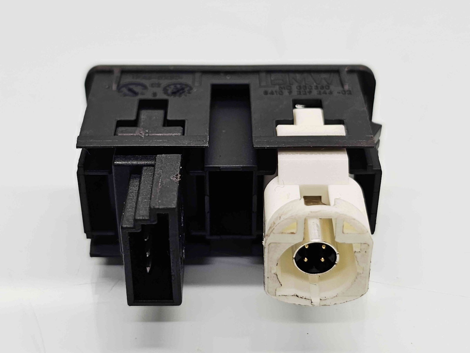 Conector auxiliar USB Bmw X1 (F48) [Fabr 2016-2022] 9229246 - imagine 2