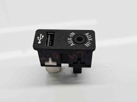  Conector auxiliar USB  Bmw X1 (F48) [Fabr 2016-2022] 9229246