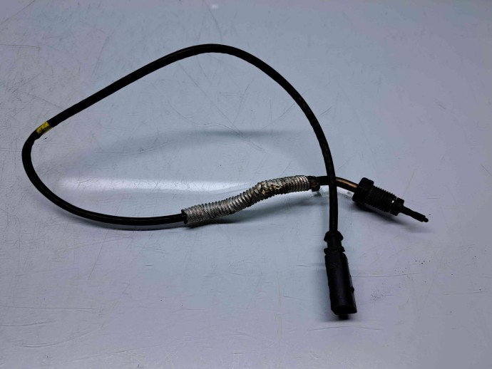  Senzor temperatura  Volkswagen Passat B8 (3G2) [Fabr 2015-prezent] 04L906088AR