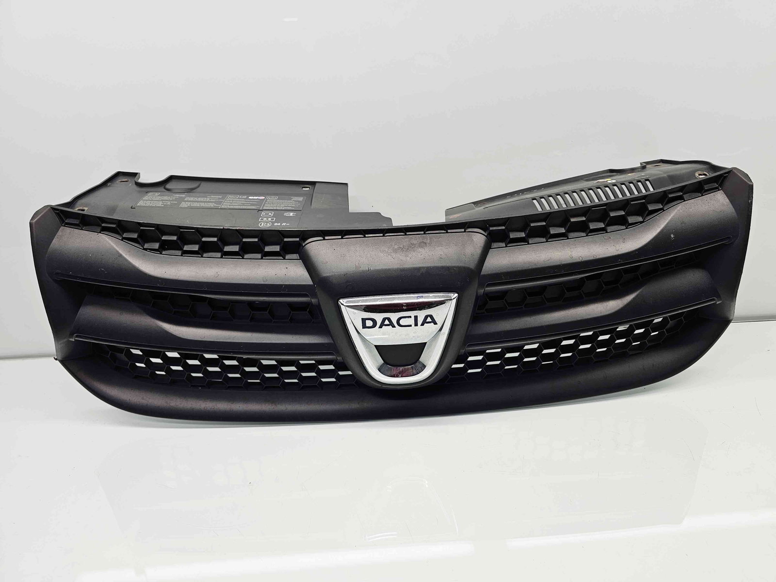 Grila bara fata Dacia Sandero 2 [Fabr 2012-prezent] - imagine 1