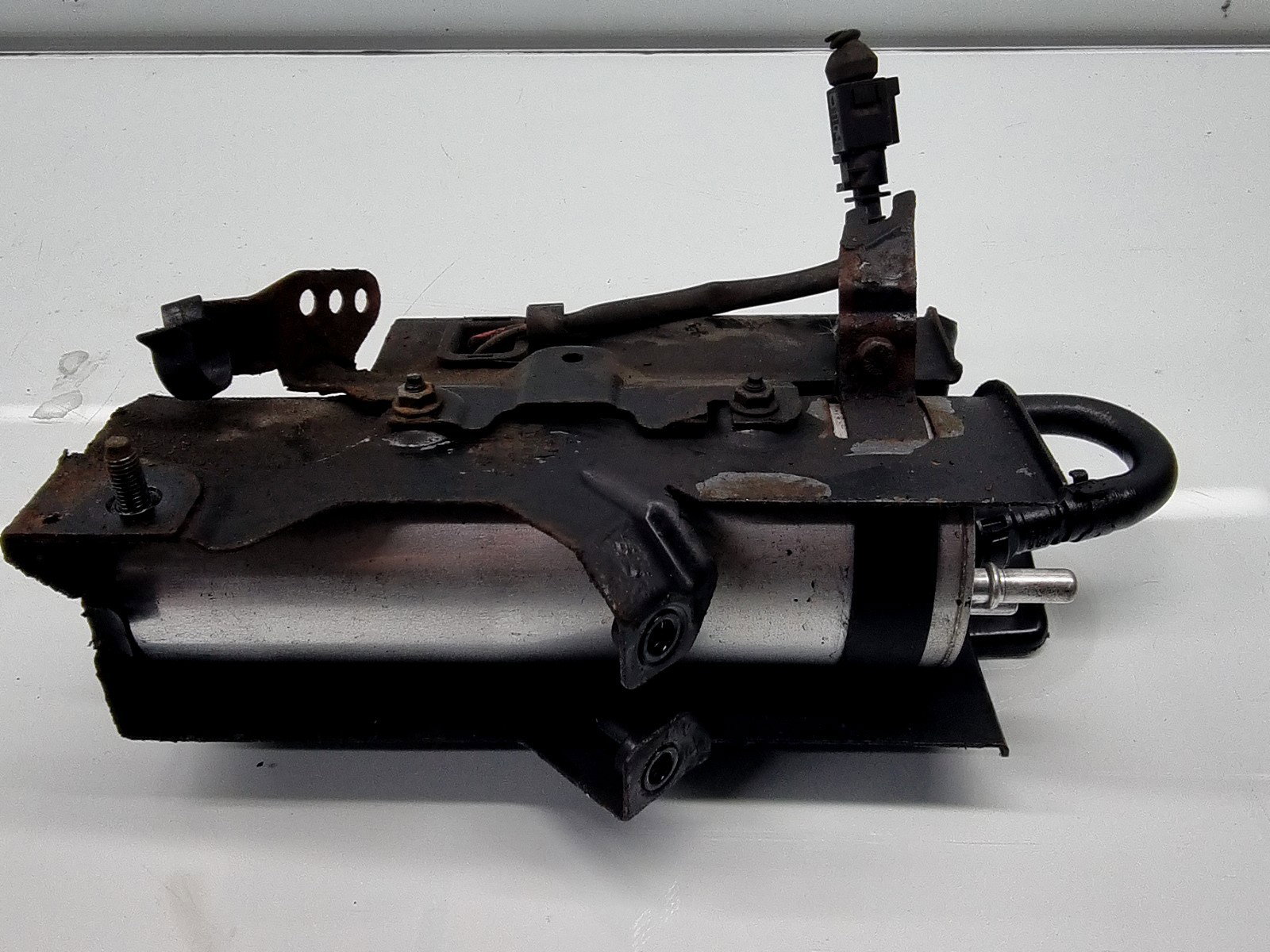 Carcasa filtru combustibil Volkswagen Transporter 5 Facelift [Fabr 2004-2013] 7E0127224C 2.0 TDI CAAC 103 KW / 140CP - imagine 2
