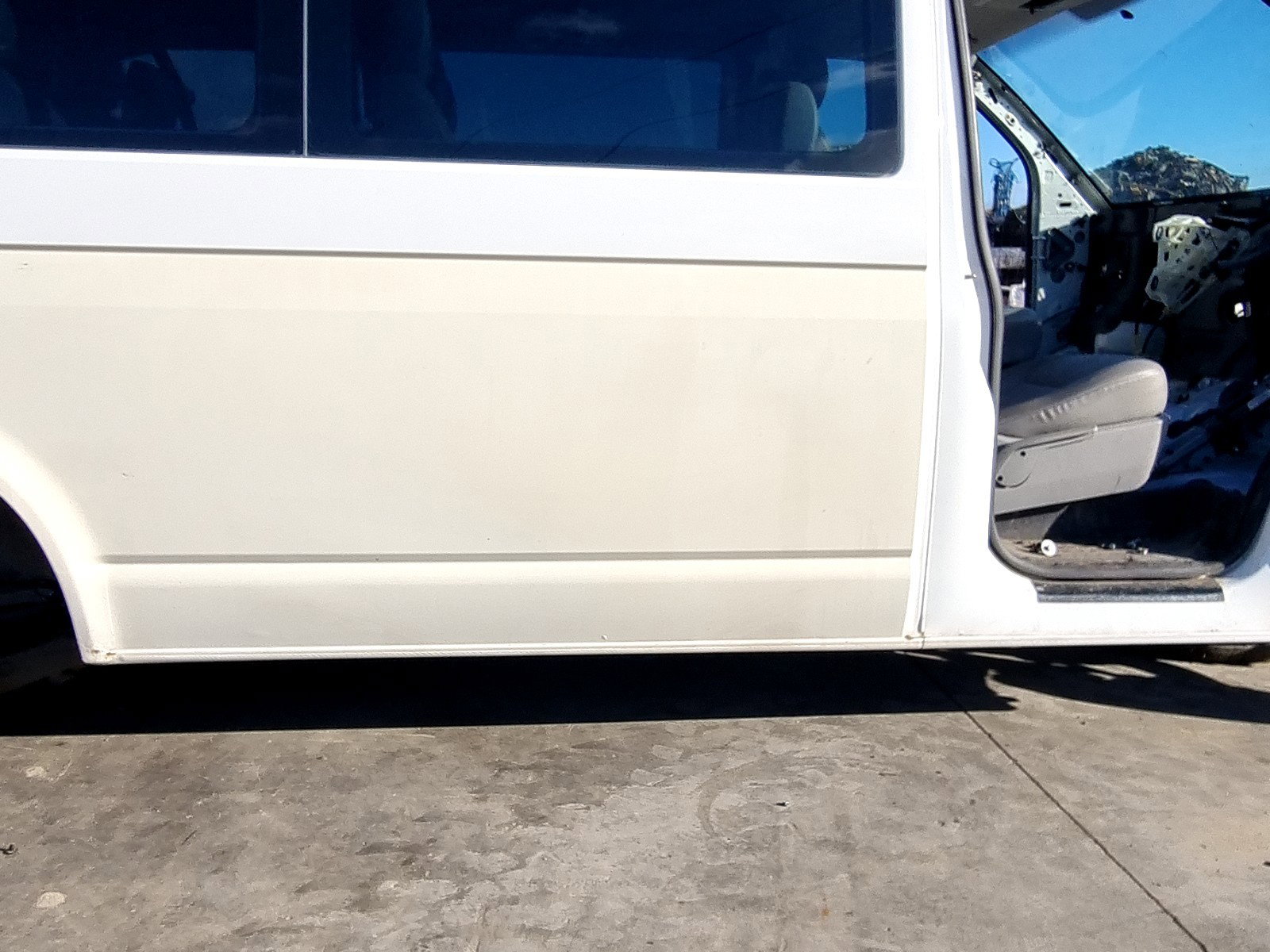 Prag lateral dreapta Volkswagen Transporter 5 Facelift [Fabr 2004-2013] 2.0 TDI CAAC 103 KW / 140CP - imagine 2