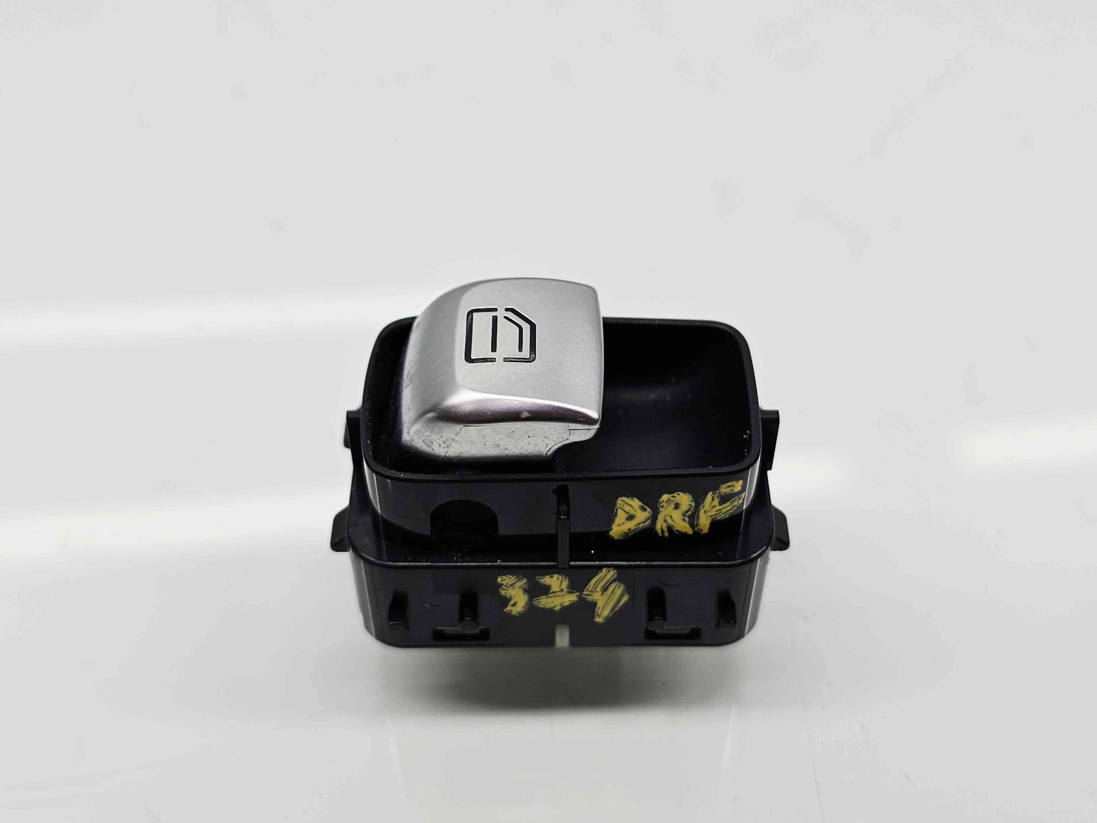 Buton geam dreapta fata Mercedes Clasa C Combi (W205) [Fabr 2015-prezent] A2059051513 - imagine 1