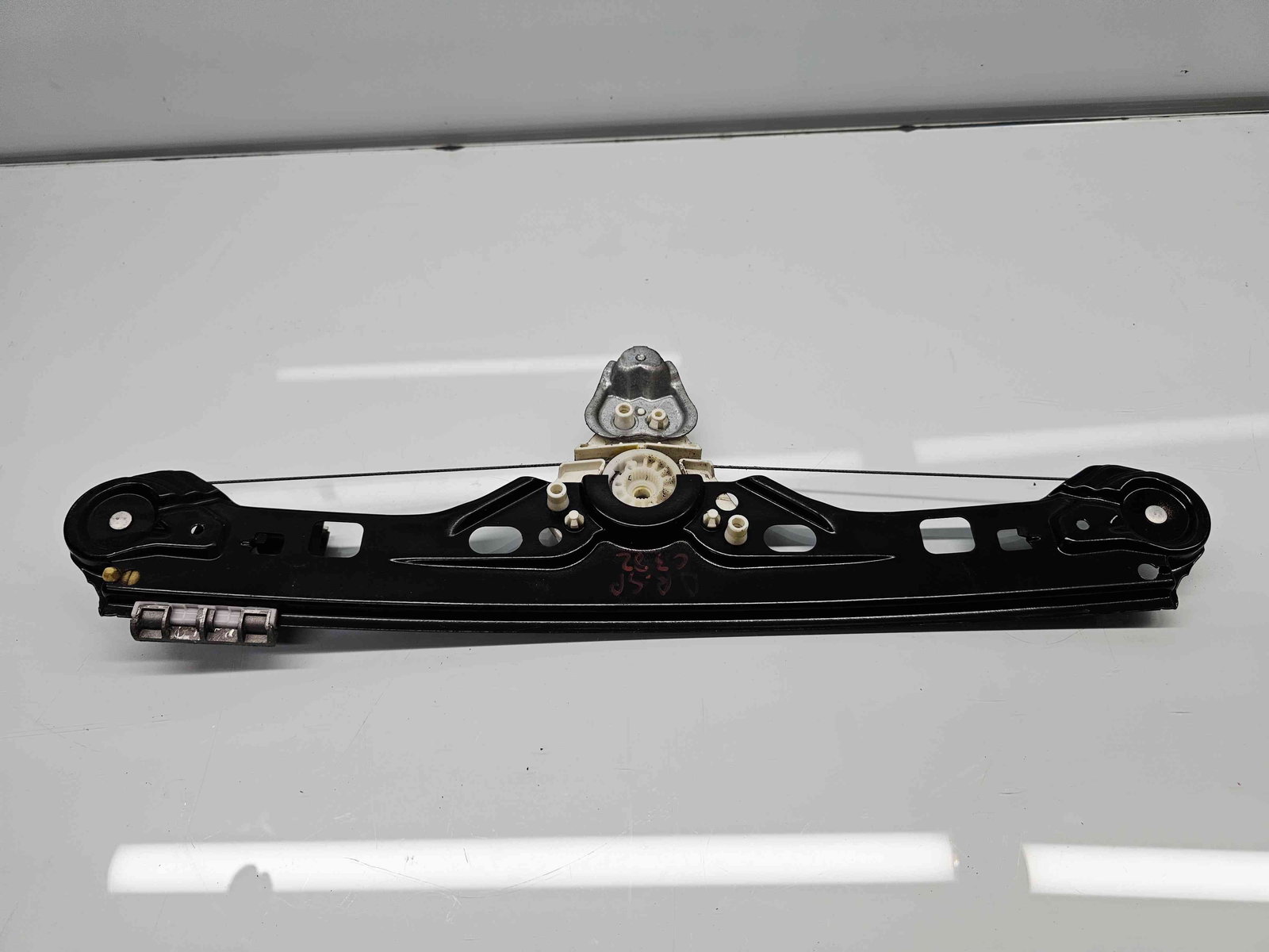 Macara electrica geam dreapta spate Mercedes Clasa C (W203) [Fabr 2000-2007] - imagine 1