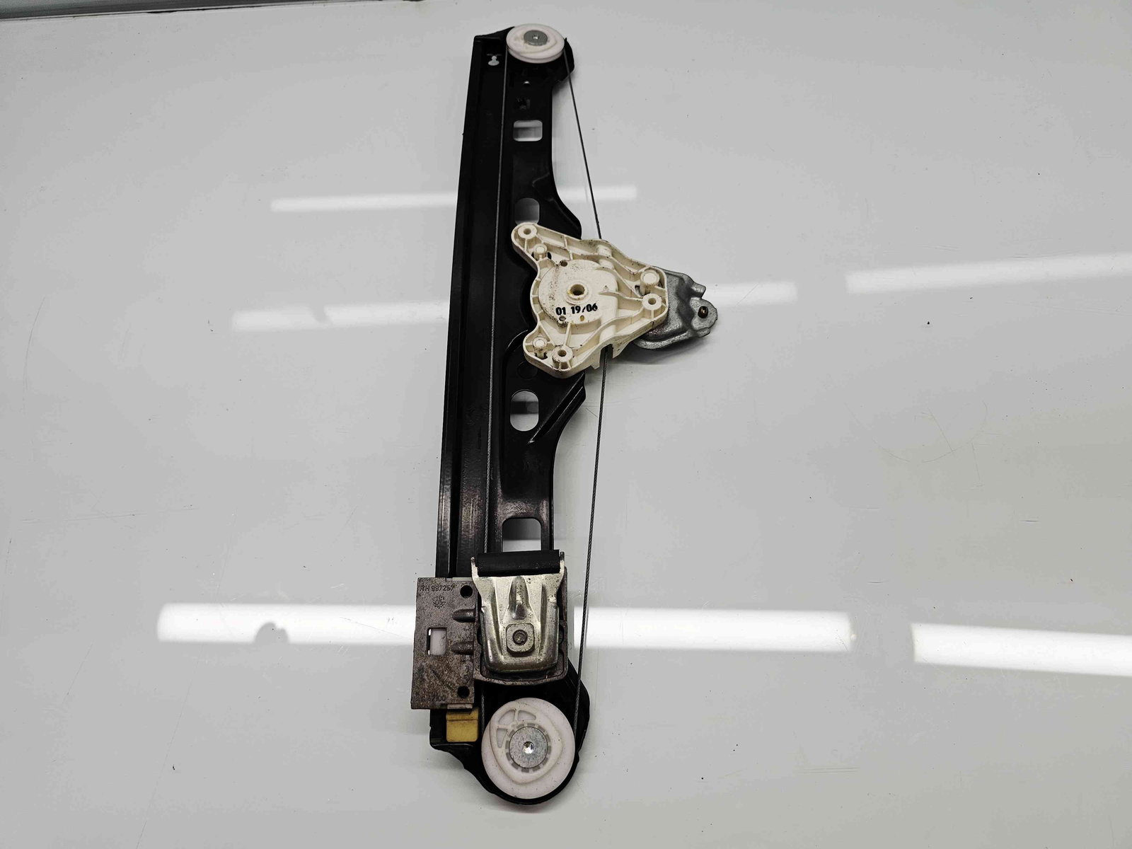 Macara electrica geam dreapta spate Mercedes Clasa C (W203) [Fabr 2000-2007] - imagine 4