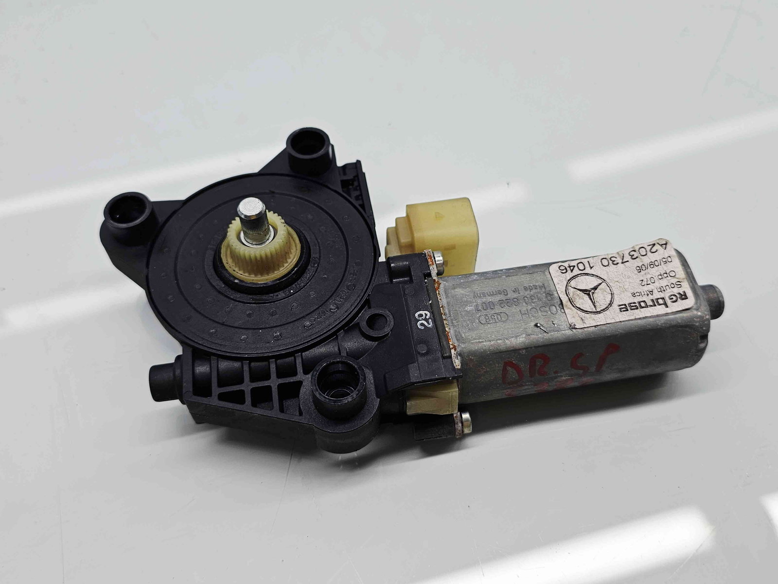 Motoras geam dreapta spate Mercedes Clasa C (W203) [Fabr 2000-2007] - imagine 1