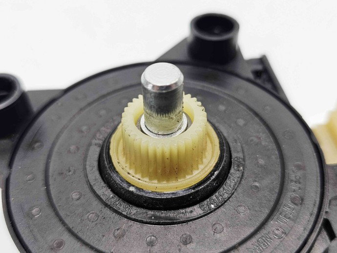 Motoras geam dreapta spate Mercedes Clasa C (W203) [Fabr 2000-2007]