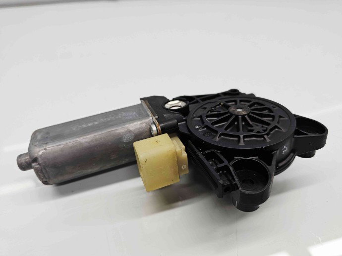 Motoras geam stanga spate Mercedes Clasa C (W203) [Fabr 2000-2007]