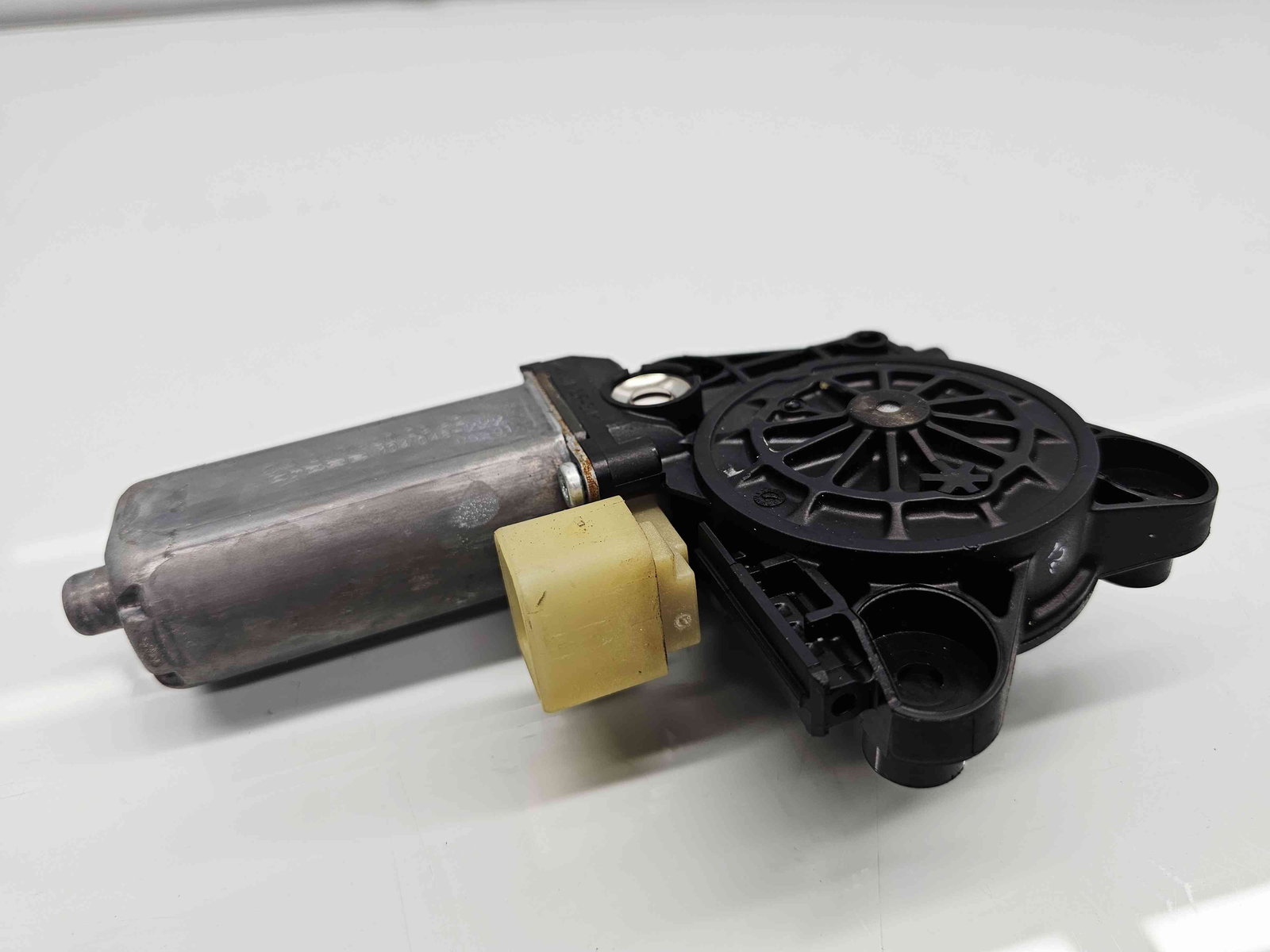 Motoras geam stanga spate Mercedes Clasa C (W203) [Fabr 2000-2007] - imagine 4