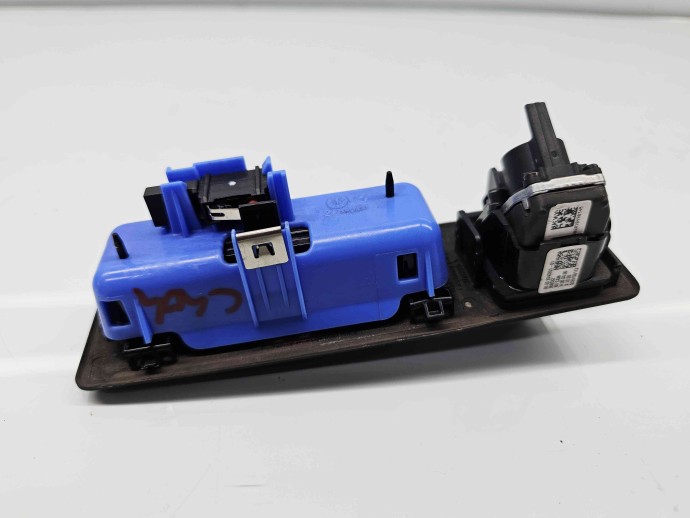  Buton deschidere portbagaj Bmw 3 (F30) [Fabr 2012-2017] 7368753