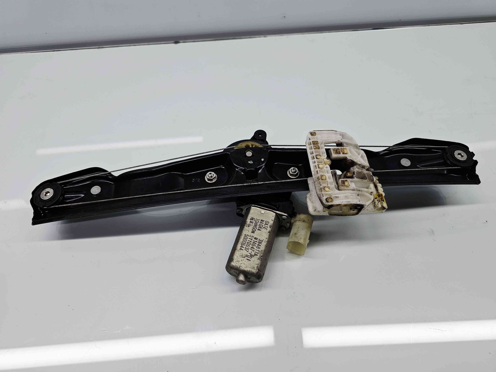 Macara electrica geam dreapta spate Bmw 3 (F30) [Fabr 2012-2017] - imagine 1