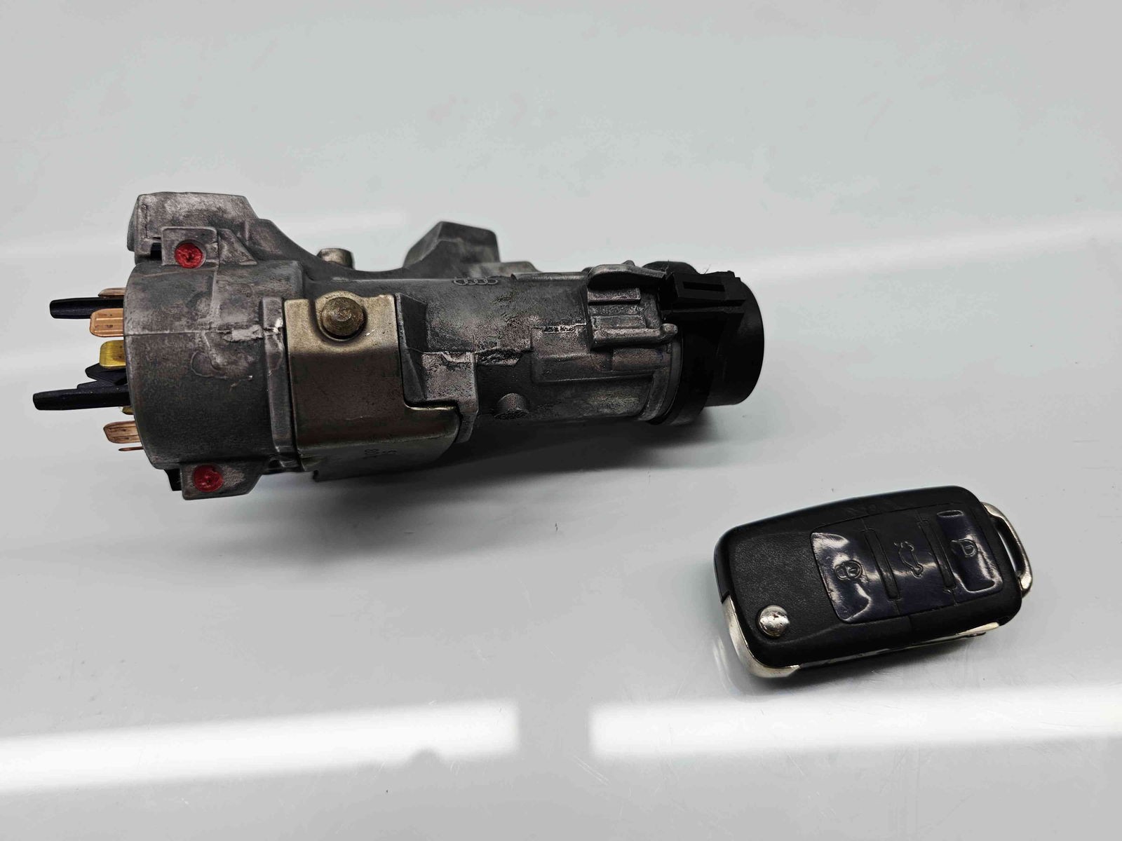 Contact cu cheie Seat Ibiza 5 (6J5) [Fabr 2008-2017] 4B0905851Q 1.2 Benz BZG51KW / 70CP - imagine 1