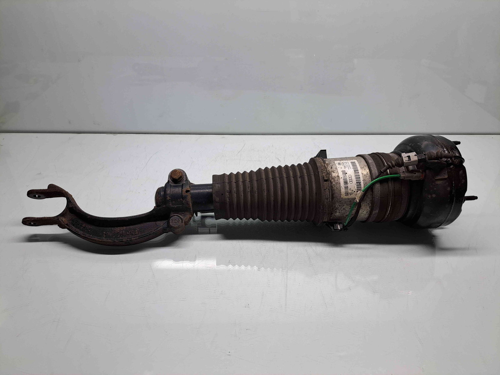 Amortizor dreapta fata Audi A7 Sportback (4GA) [Fabr 2011-2017]4.0 TFSI CEUC 309KW / 420CP - imagine 4