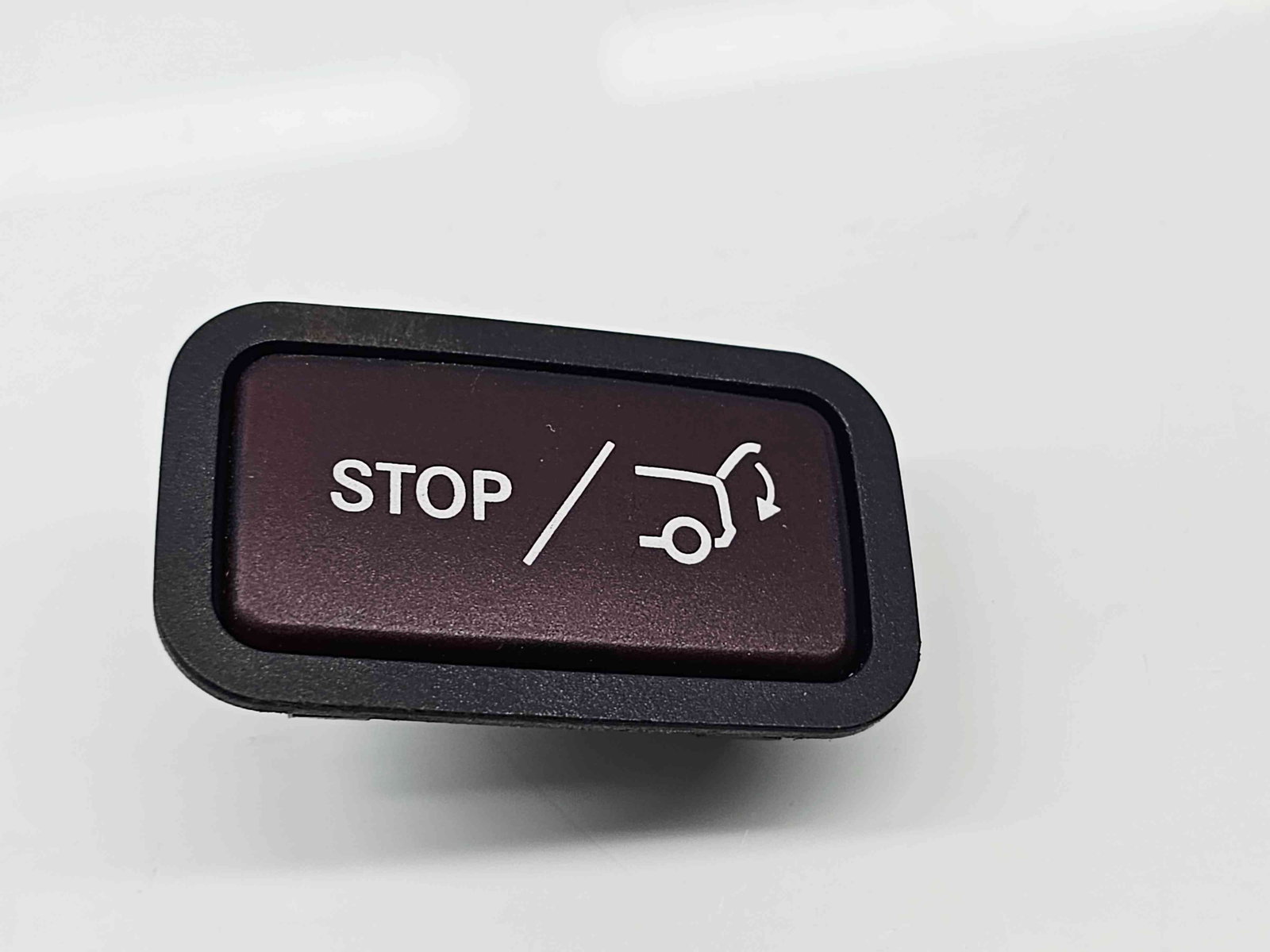 Buton deschidere portbagaj Mercedes Clasa C Combi (W205) [Fabr 2015-prezent] 2128210651 - imagine 1