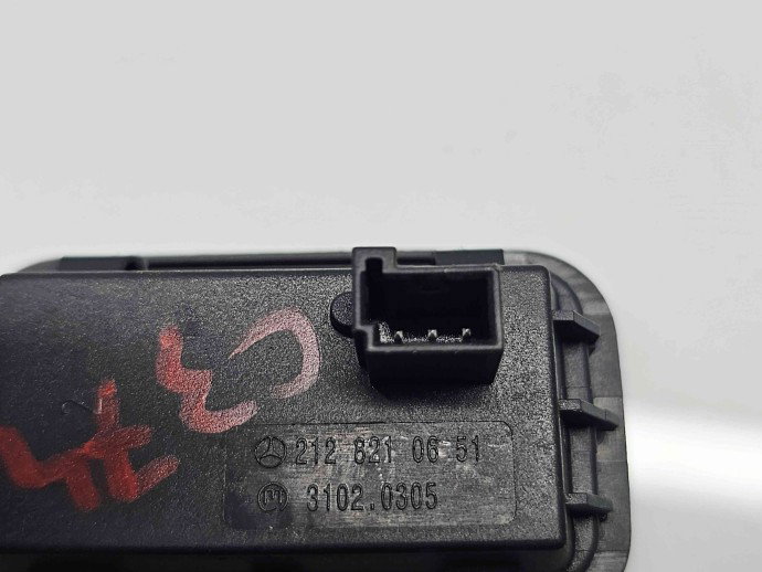 Buton deschidere portbagaj Mercedes Clasa C Combi (W205) [Fabr 2015-prezent] 2128210651